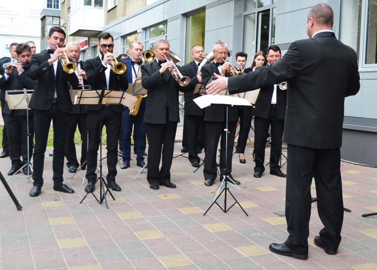 В Старвополе по улице Артема, 5а торжественно открыли мемориальную доску в честь композитора Даниила Осиновского.