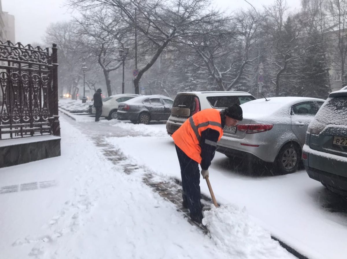 Коммунальные службы Ставрополя приступили к расчистке улиц от снега