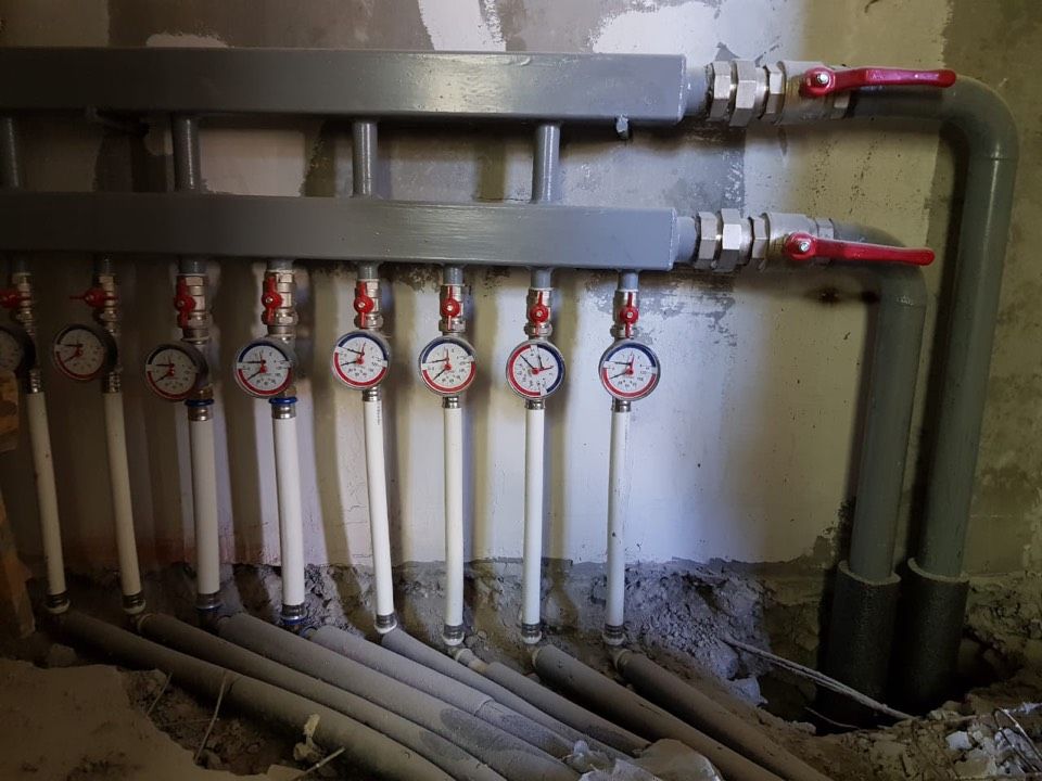 Специалисты полностью заменили коммуникации и установили новую систему отопления Специалисты полностью заменили коммуникации и установили новую систему отопления