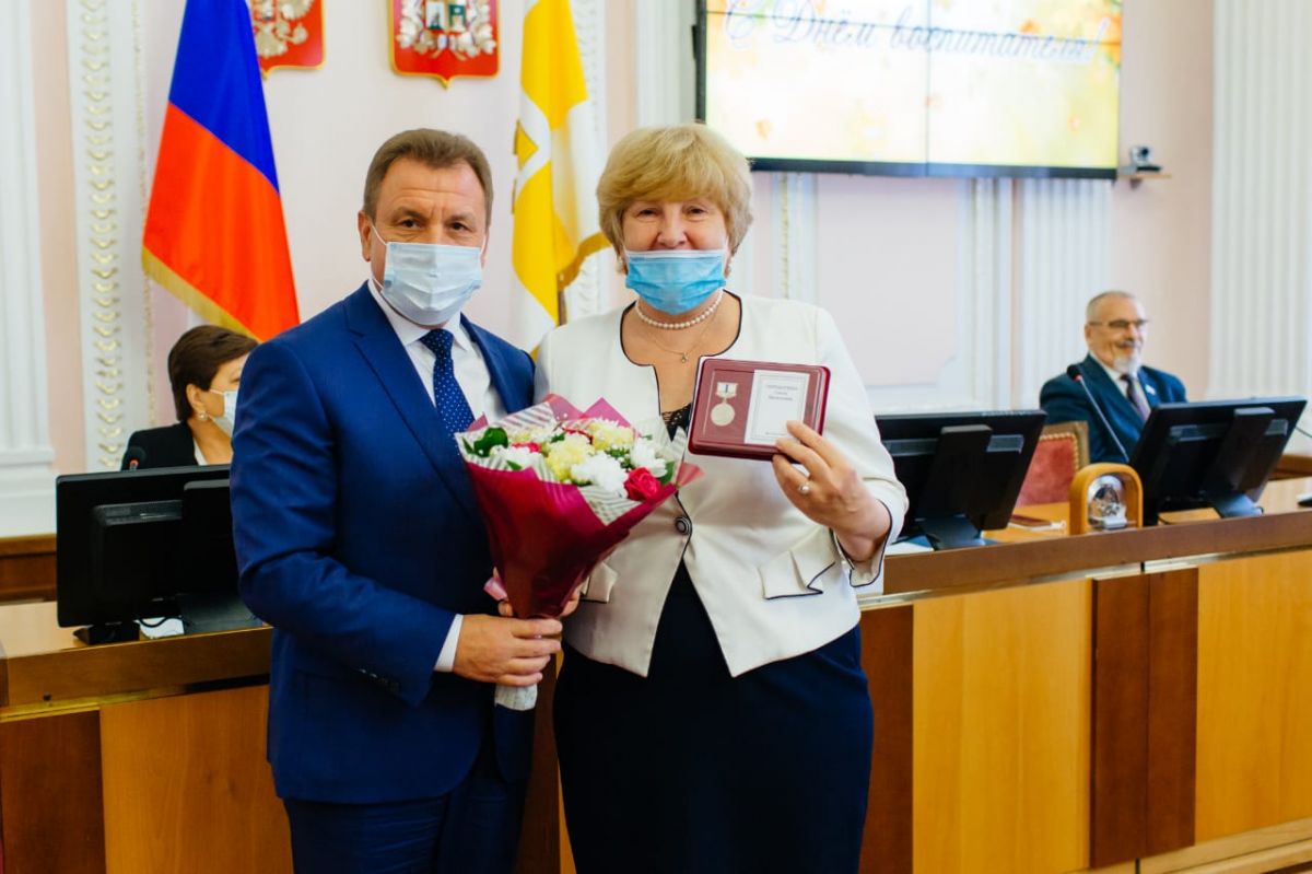 В число лучших попали представители школ № 21 и 43, лицеев № 5, 10, 23, 35, детсада № 72, а также педагог учреждения дошкольного образования «Центр внешкольной работы»