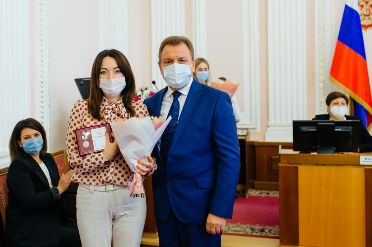 Медаль вручается уже 10 лет за проекты по обучению и воспитанию детей, высокое профмастерство и многолетний труд в области образования