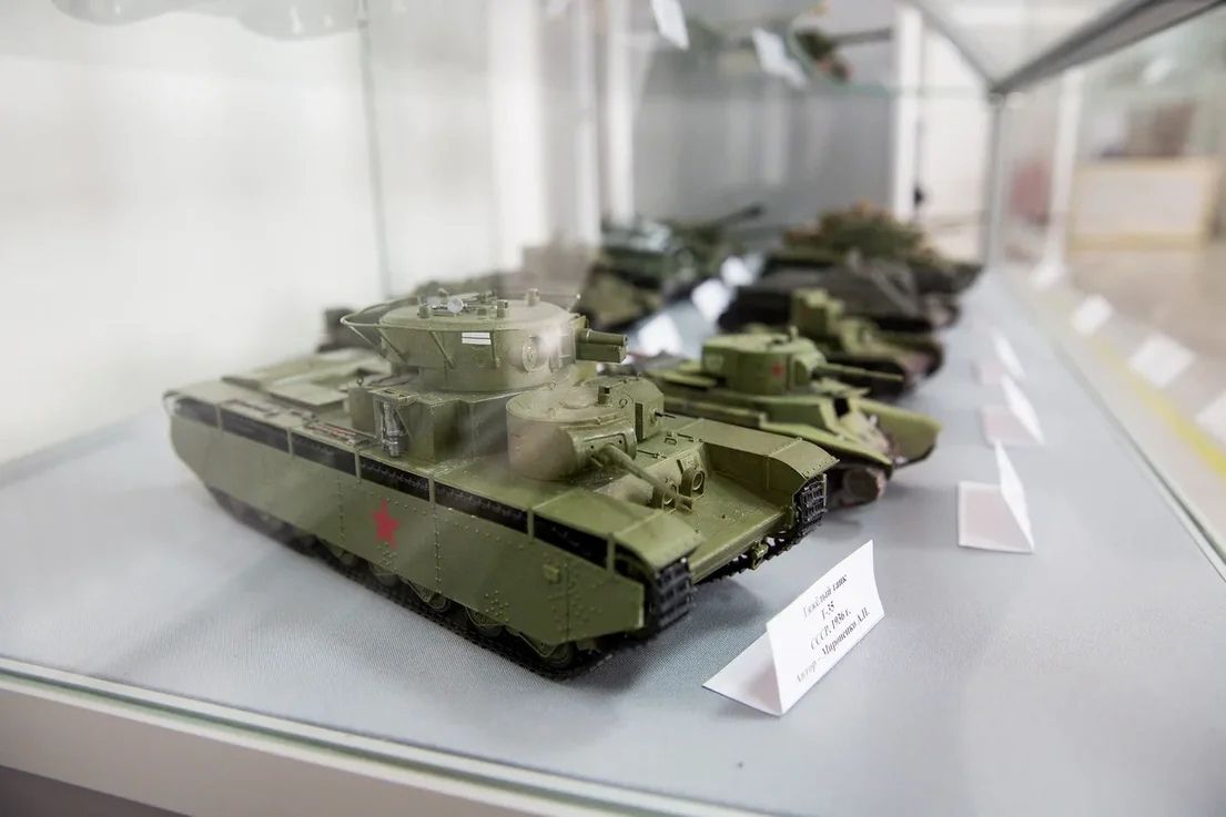 Модель танка на выставке "Оружие Победы" в музее "Память"