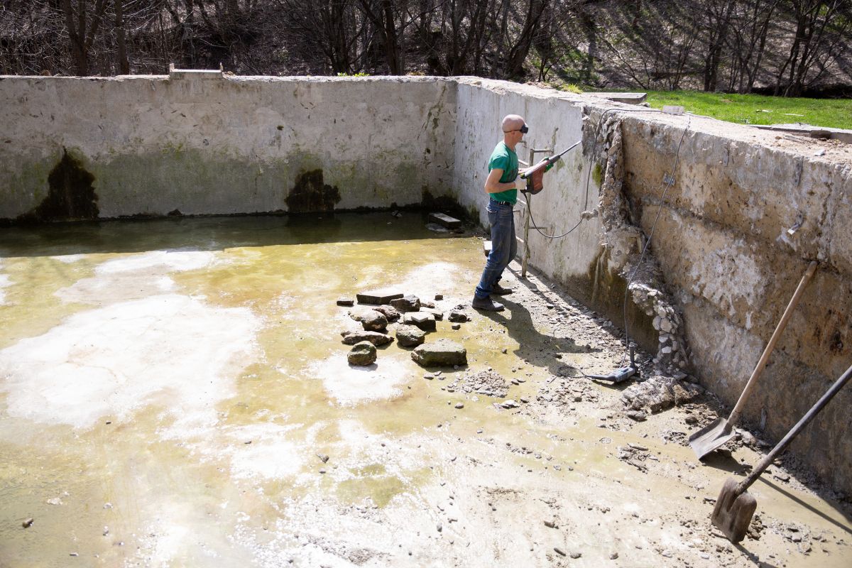 В Ставрополе на «Корытах» начался ремонт чаш бассейнов