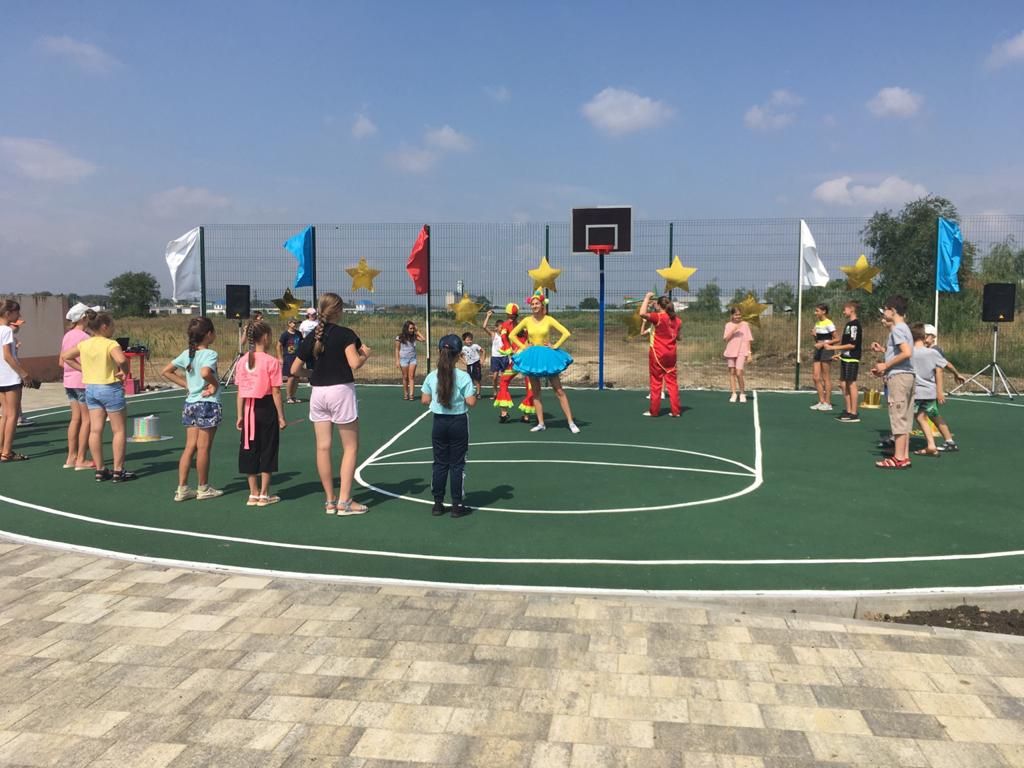 В селе Курсавка на Ставрополье появилась новая детская площадка