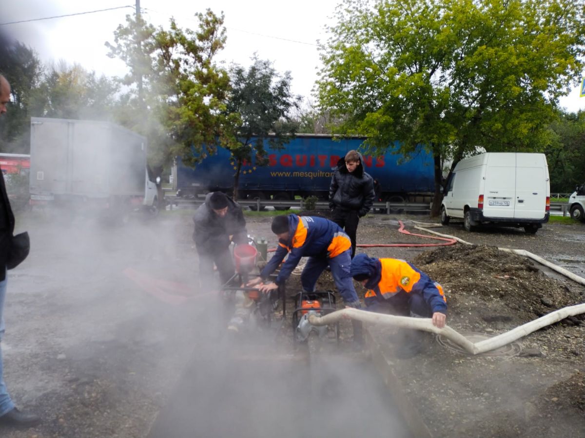 Три из четырех прорыва теплопровода ликвидировали в Невинномысске. Фото: администрация Невинномысска.