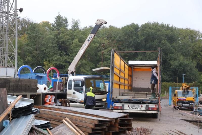 В Пятигорске на стадионе «Центральный» строят всесезонное футбольное поле. Фото: администрация Пятигорска. В Пятигорске на стадионе «Центральный» строят всесезонное футбольное поле. Фото: администрация Пятигорска.