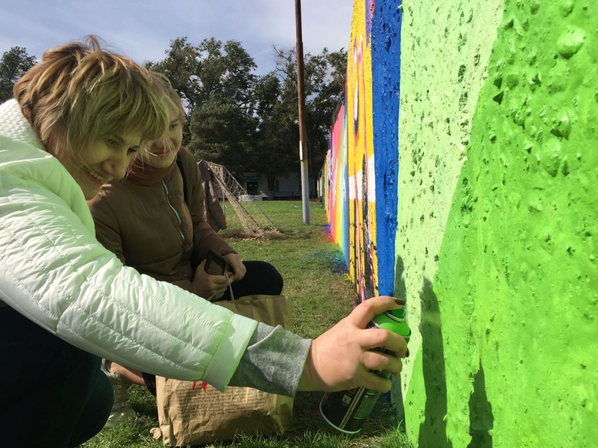 Жители Петровского округа на Ставрополье окунулись в мир граффити. Фото: администрация Петровского округа Жители Петровского округа на Ставрополье окунулись в мир граффити. Фото: администрация Петровского округа