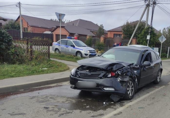 В Михайловске в аварии с маршруткой пострадали 2 человека. Фото: ГУ МЧС России по СК.