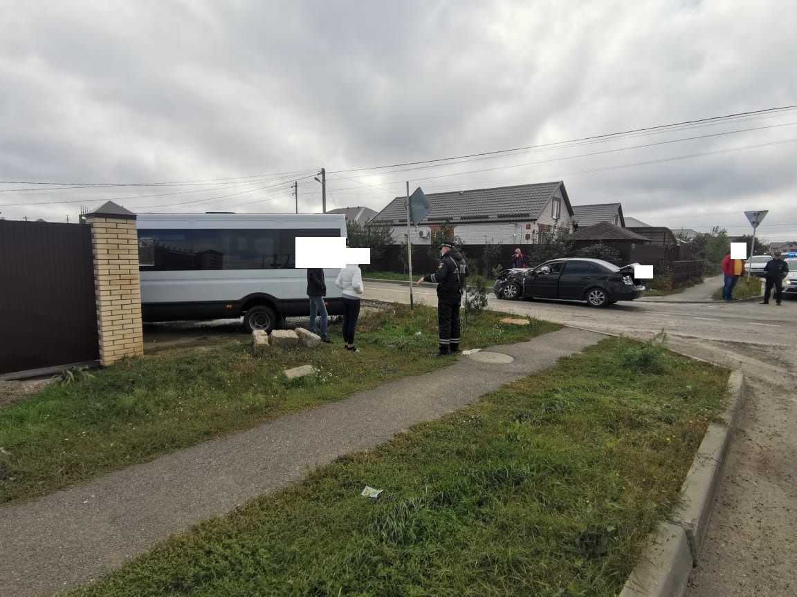 Причиной аварии в Михайловске стало не предоставление преимущества на дороге. Фото: УГИБДД по СК. Причиной аварии в Михайловске стало не предоставление преимущества на дороге. Фото: УГИБДД по СК.