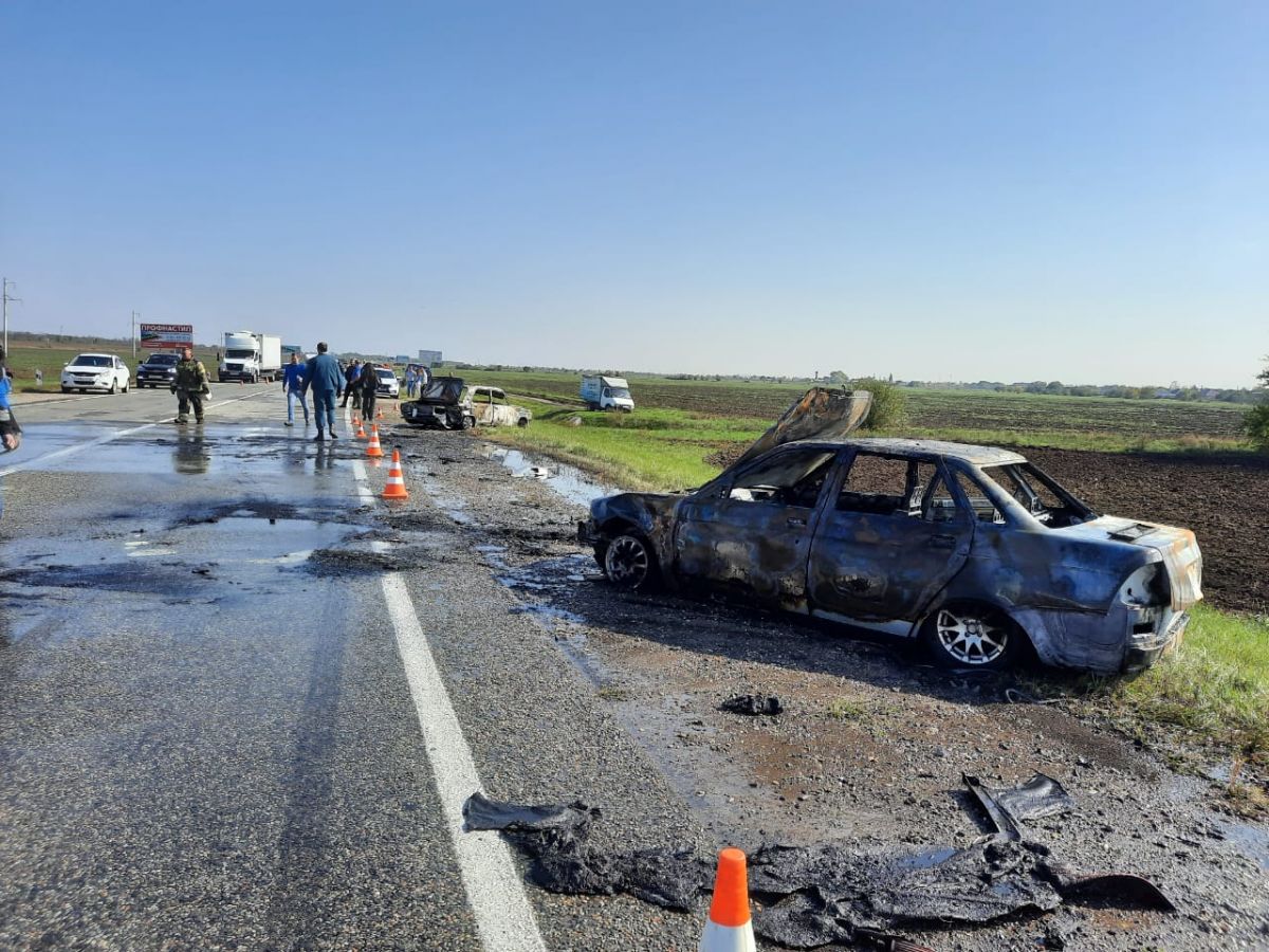 В ДТП на трассе «Пятигорск – Георгиевск» сгорели два автомобиля - АТВмедиа