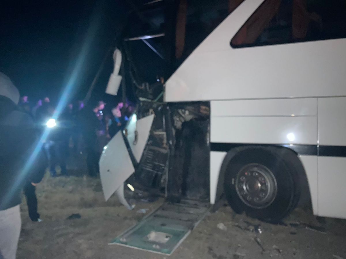 Один человек погиб и трое пострадали в аварии с автобусом на Ставрополье. Фото: УГИБДД по СК. Один человек погиб и трое пострадали в аварии с автобусом на Ставрополье. Фото: УГИБДД по СК.