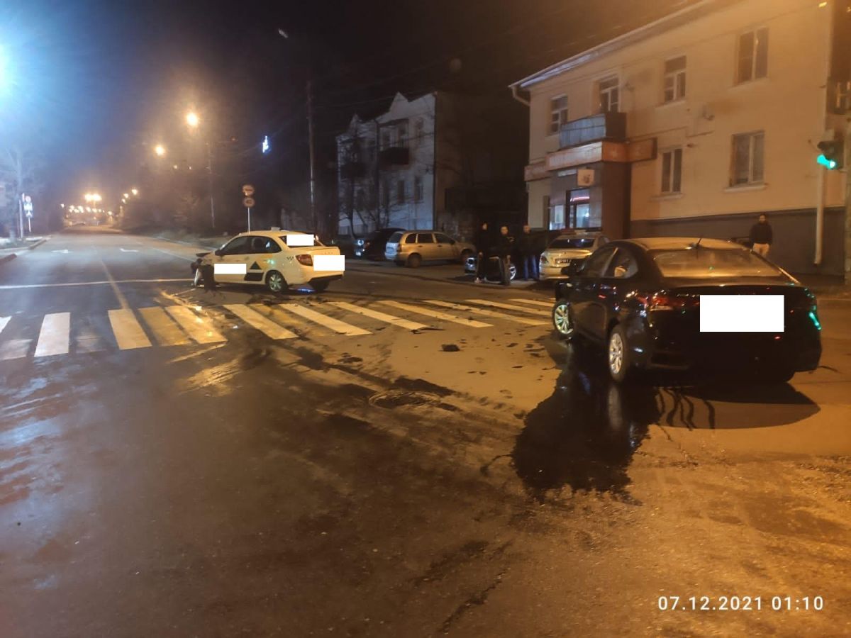 В Ставрополе два пассажира пострадали в ДТП. Фото: УГИБДД по СК.