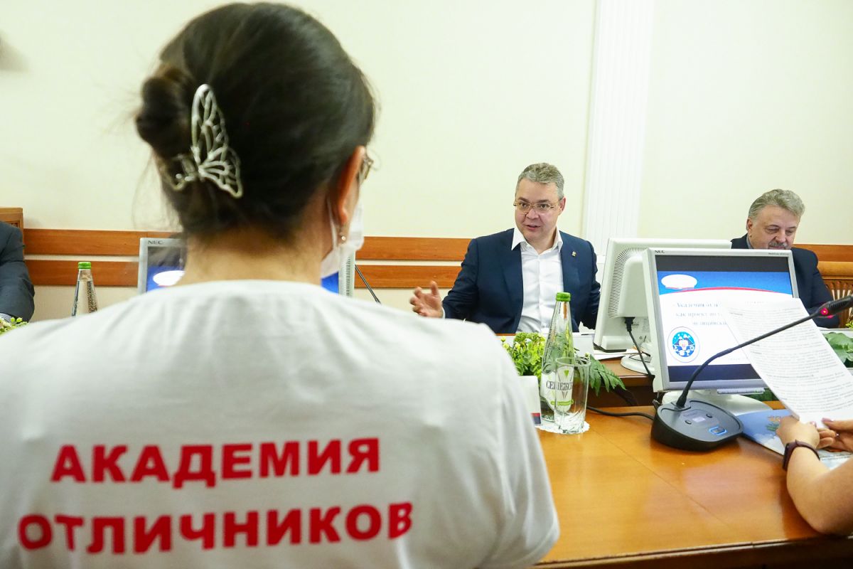 Губернатор Ставрополья встретился с представителями «Академии отличников». Фото: пресс-служба губернатора Ставрополья.