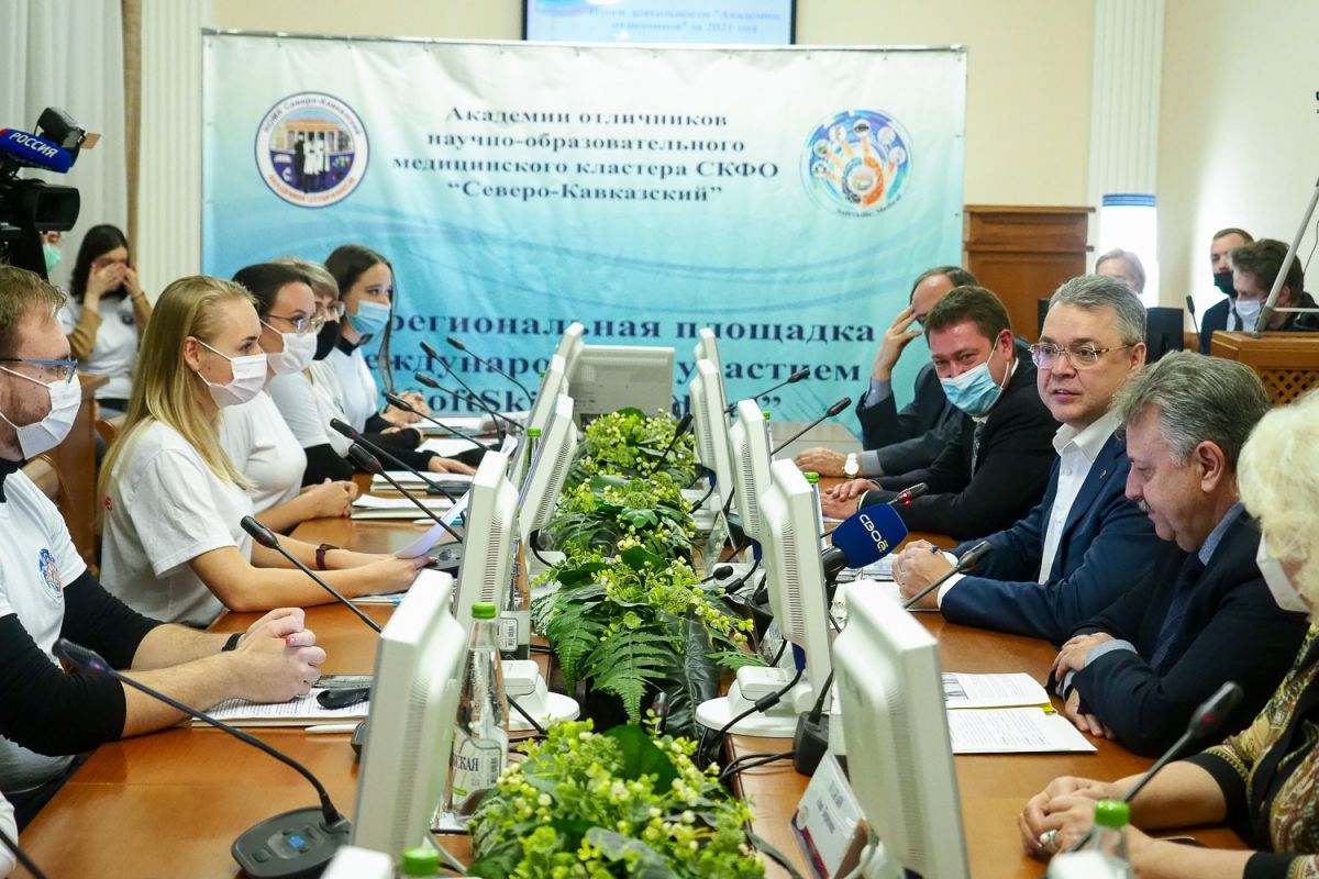 Губернатор Ставрополья встретился с представителями «Академии отличников». Фото: пресс-служба губернатора Ставрополья.