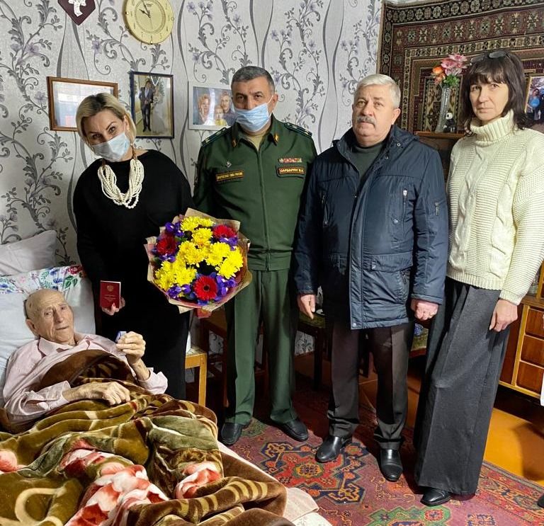 Ставропольца наградили медалью «За отвагу» спустя 77 лет. Фото: администрация Новоалександровского округа. Ставропольца наградили медалью «За отвагу» спустя 77 лет. Фото: администрация Новоалександровского округа.