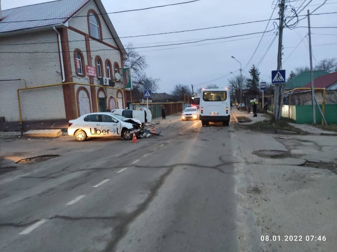 Двоих водителей госпитализировали после ДТП на перекрестке Репина-Белорусская в Ставрополе. Фото: instagram.com/26gibdd/