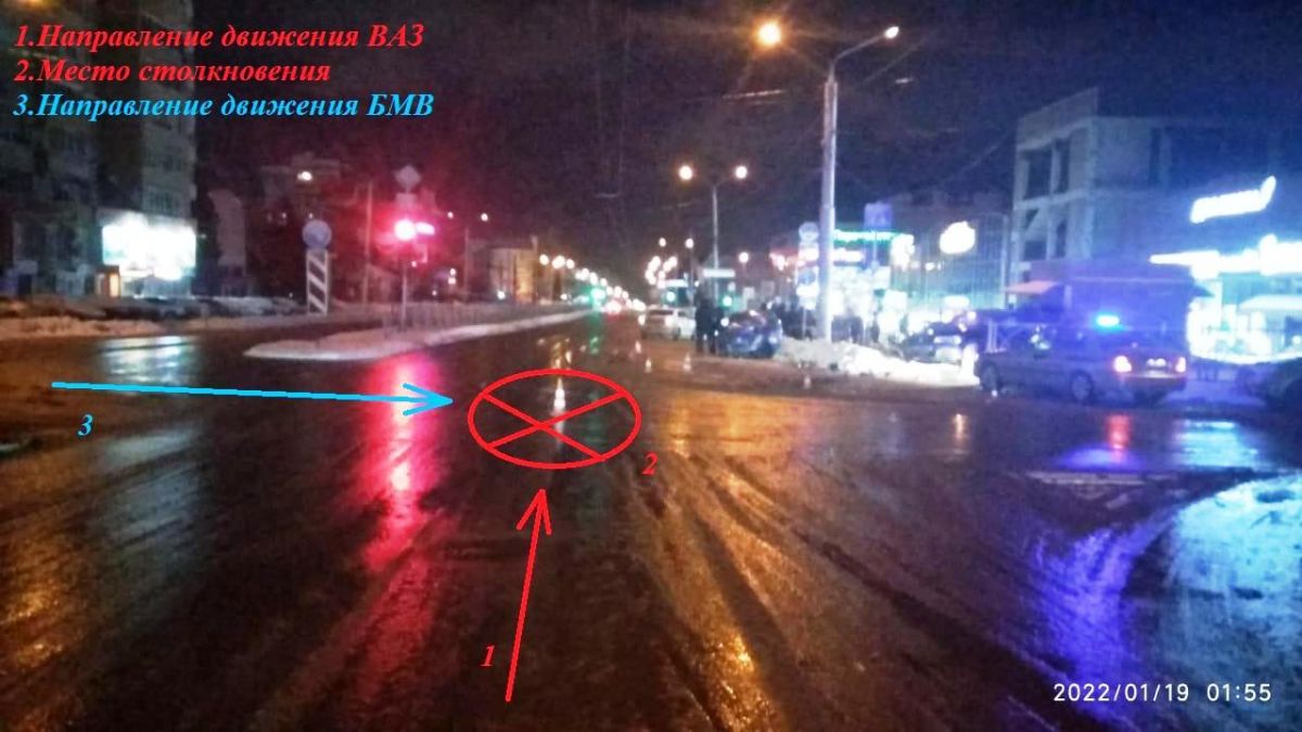 В Ставрополе из-за столкновения автомобилей погиб один человек и еще четверо пострадали. Фото: УГИБДД по СК.