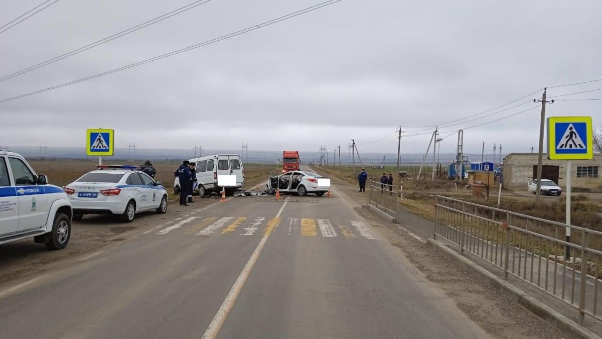 Госавтоинспекция Ставрополья выяснит причины серьезного ДТП в Минераловодском ГО. Фото: УГИБДД по СК.