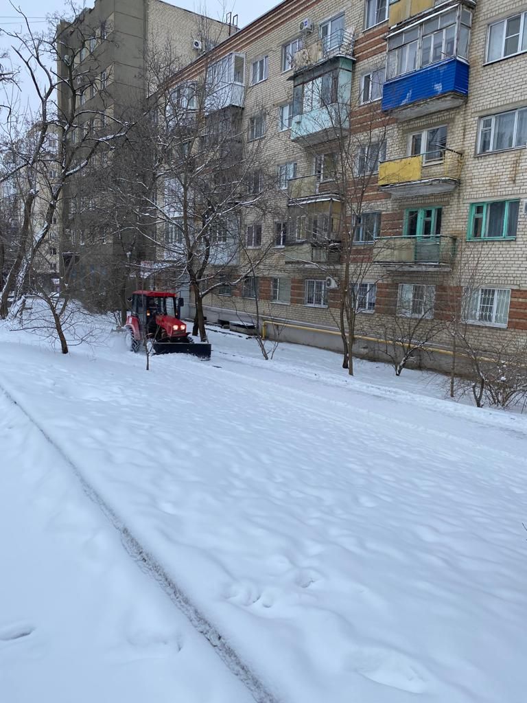 Для уборки снега в Ставрополе ночью на дороги вышли 84 спецмашины |  12.03.2022 | Ставрополь - БезФормата