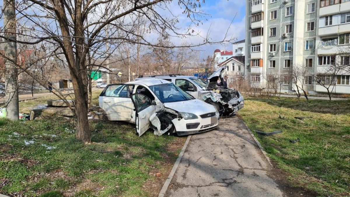 Смертельное ДТП произошло в Железноводске из-за нарушения правил обгона. Фото: УГИБДД по СК.