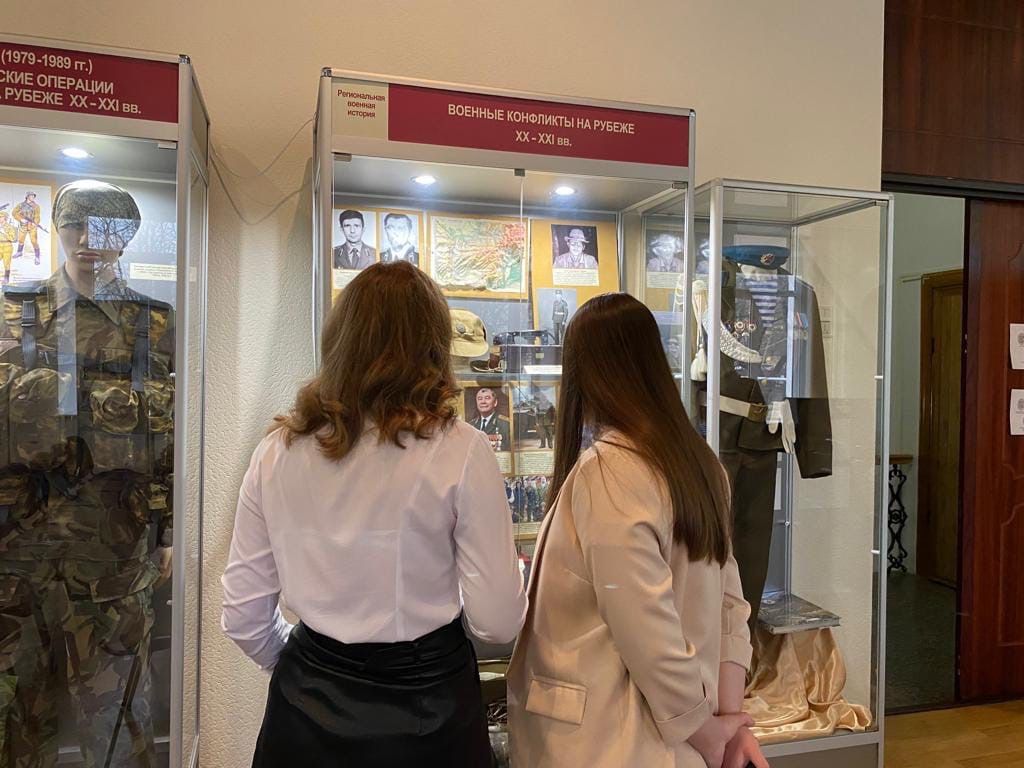 Для студентов Ставрополя проводят тематические выставки и просмотр кинолент. Фото: администрация Ставрополя