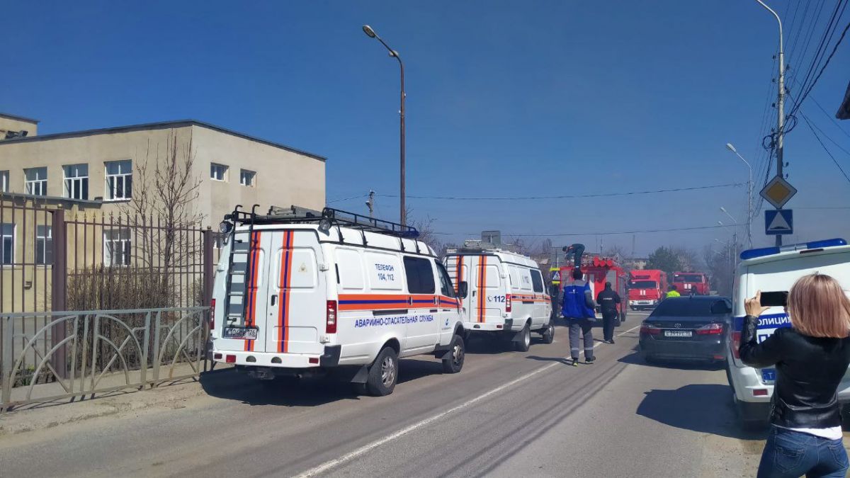 На ул. Репина в Ставрополе потушили пожар в частном доме | 07.04.2022 |  Ставрополь - БезФормата