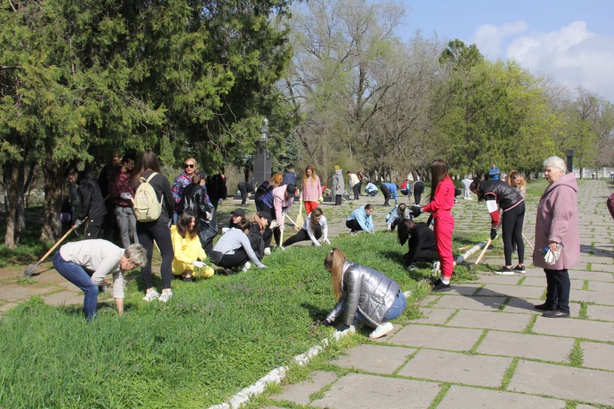 «Это просто!»: на субботник в Невинномысске вышли 60 тыс. человек. Фото: администрация Невинномысска