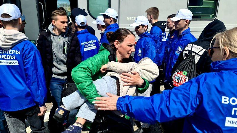 Первая группа из 49 беженцев из Украины, ЛНР и ДНР прибыла на Ставрополье. Фото: управление по информационной политике аппарата Правительства Ставрополья