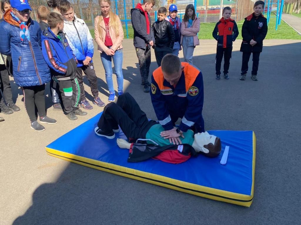 В преддверии купального сезона спасатели Ставрополья проводят занятия для школьников. Фото: t.me/pass_sk