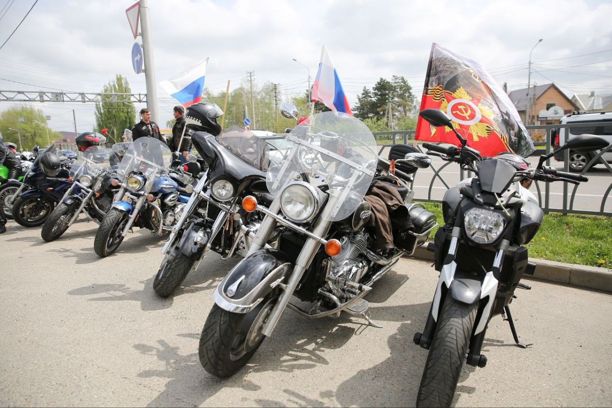 Мотомарш «Дороги Победы – встреча на рубеже» прошел на улицах Ставрополя. Фото: администрация Ставрополя Мотомарш «Дороги Победы – встреча на рубеже» прошел на улицах Ставрополя. Фото: администрация Ставрополя