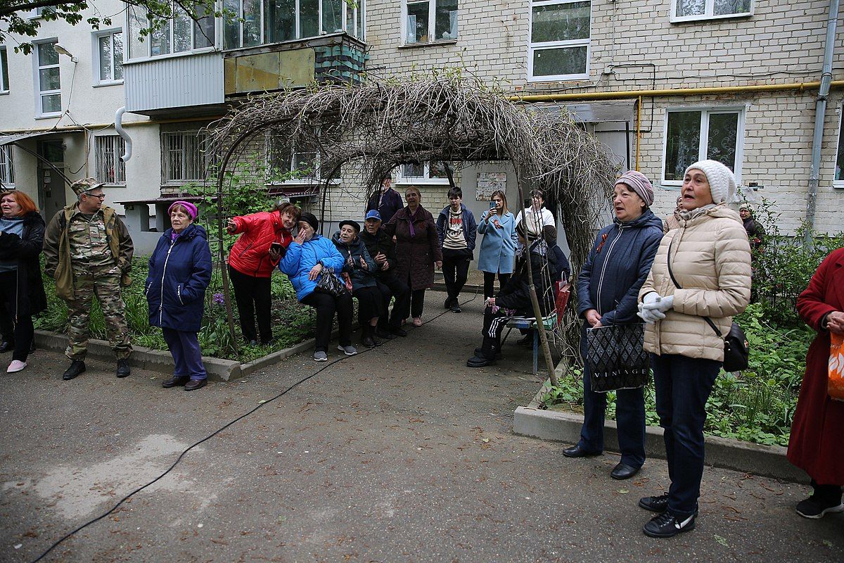 В Ставрополе для ветеранов во дворах домов прошли концерты | 09.05.2022 |  Ставрополь - БезФормата