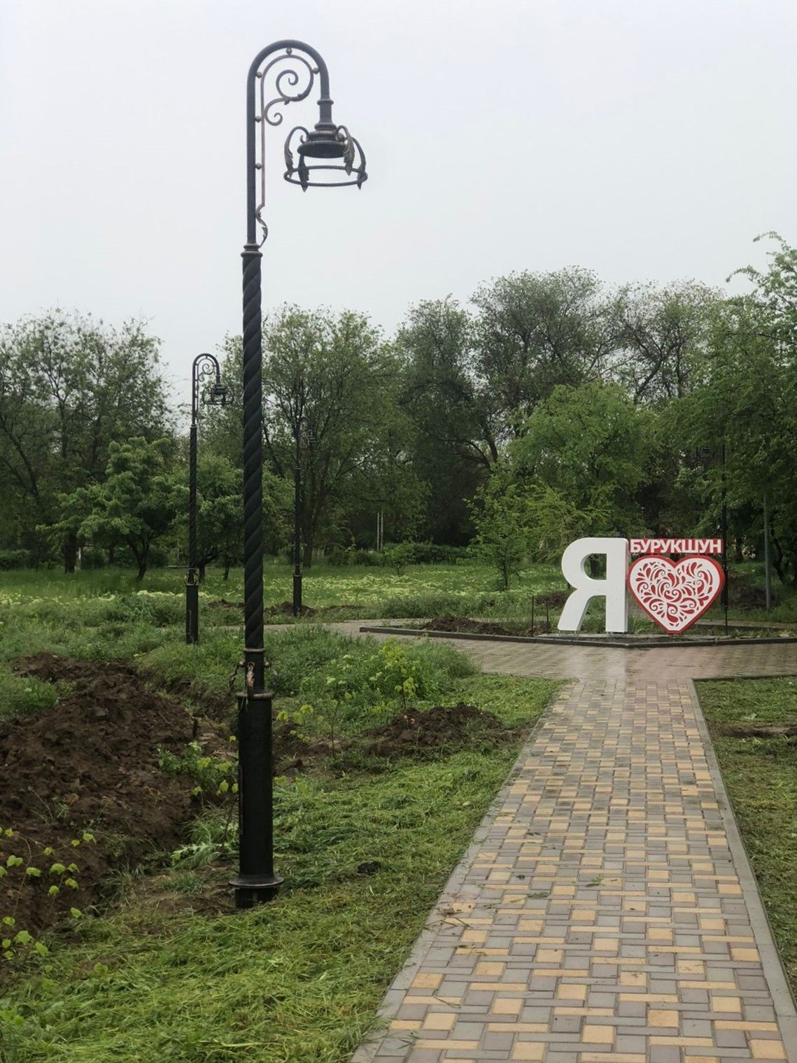 Парковую зону обновили в селе Бурукшун Ипатовского округа. Фото: администрация Ипатовского округа