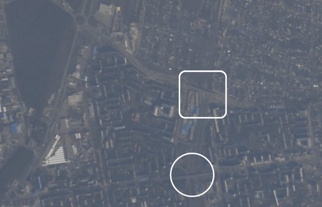 На фото видно строительство нового путепровода и ремонт старого, а также Невинномысск с большой высоты На фото видно строительство нового путепровода и ремонт старого, а также Невинномысск с большой высоты