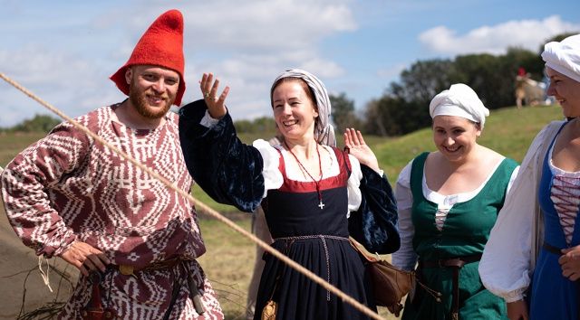 сообщество ВКонтакте «Школа старинных танцев "Amoroso"» сообщество ВКонтакте «Школа старинных танцев "Amoroso"»