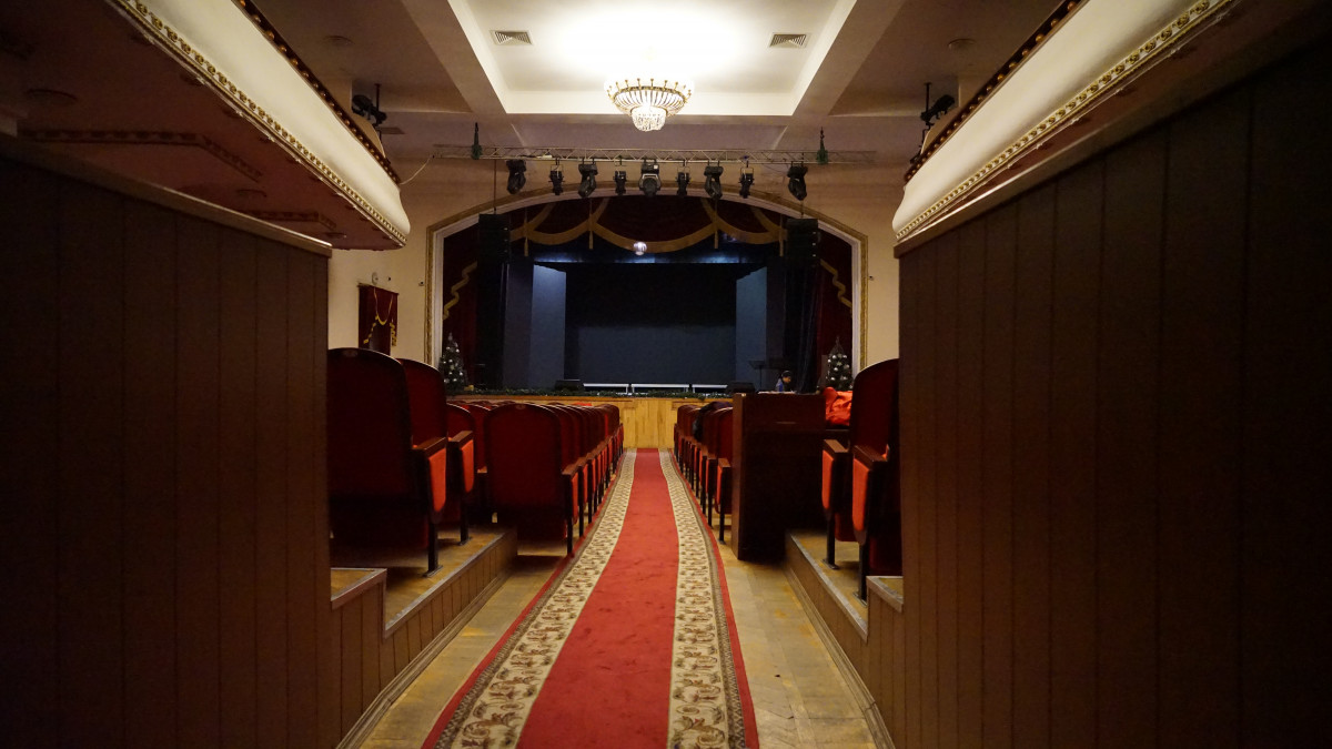 "Музыкальный салон у Смирновых".  Концертная программа "Посидим у камелька"