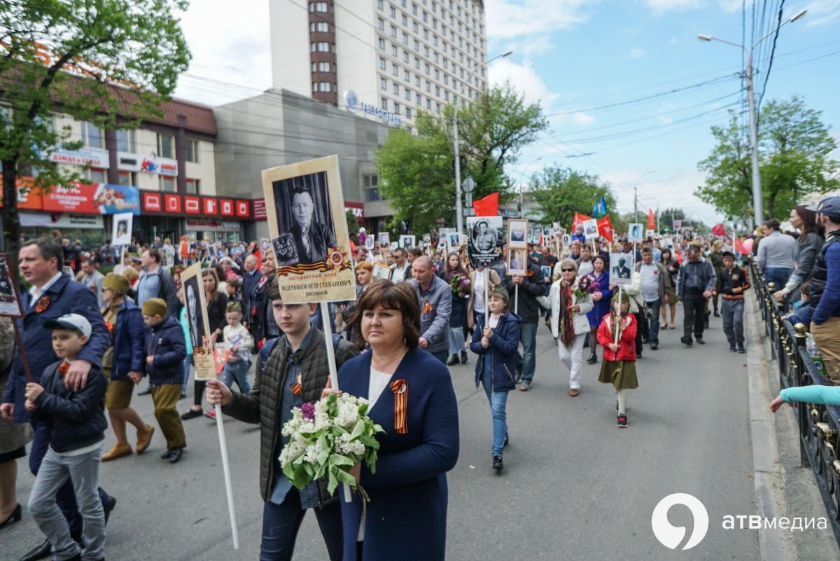 В Ставрополе стартовал «Бессмертный полк» В Ставрополе стартовал «Бессмертный полк»