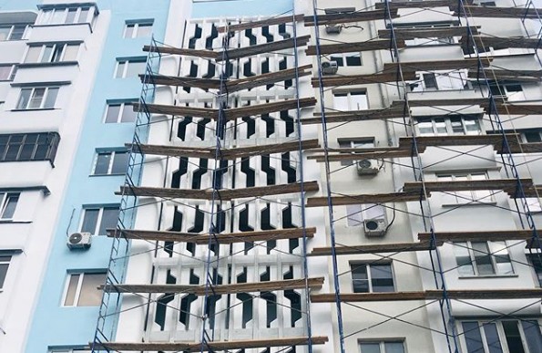 Пострадавшей в пожаре многоэтажки Железноводска обустроят двор