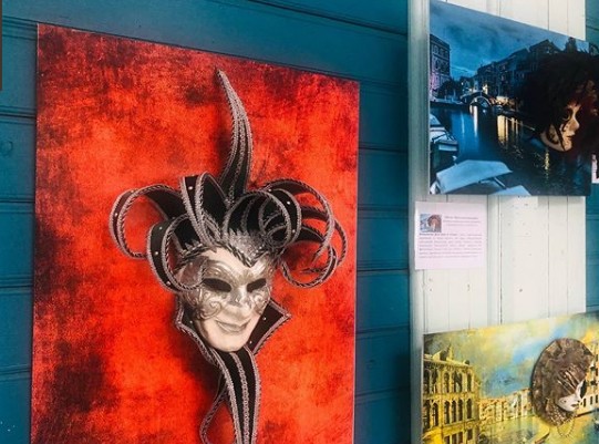 В Железноводске открылась выставка «Венецианский карнавал» В Железноводске открылась выставка «Венецианский карнавал»