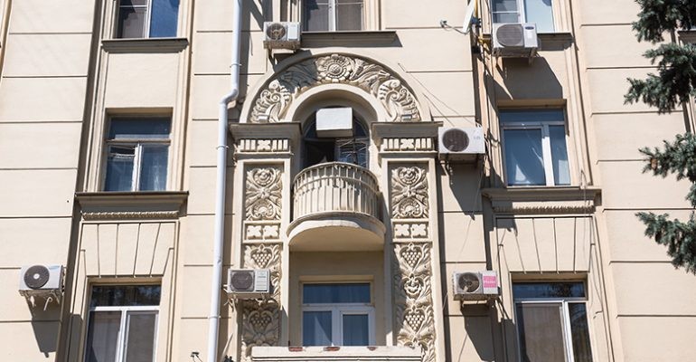 В Госдуму внесен проект о запрете кондиционеров на фасадах памятников культуры
