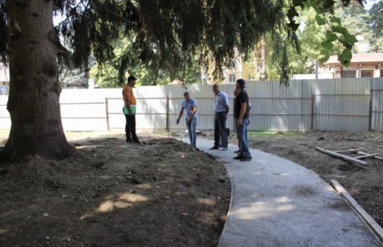 В Кисловодске обновляют проспект Дзержинского