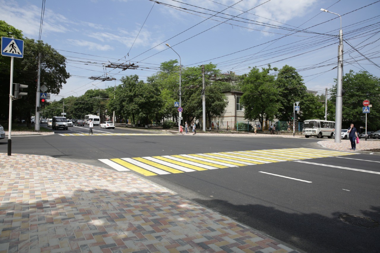 К учебному году на дорогах Ставрополя обновляют разметку К учебному году на дорогах Ставрополя обновляют разметку