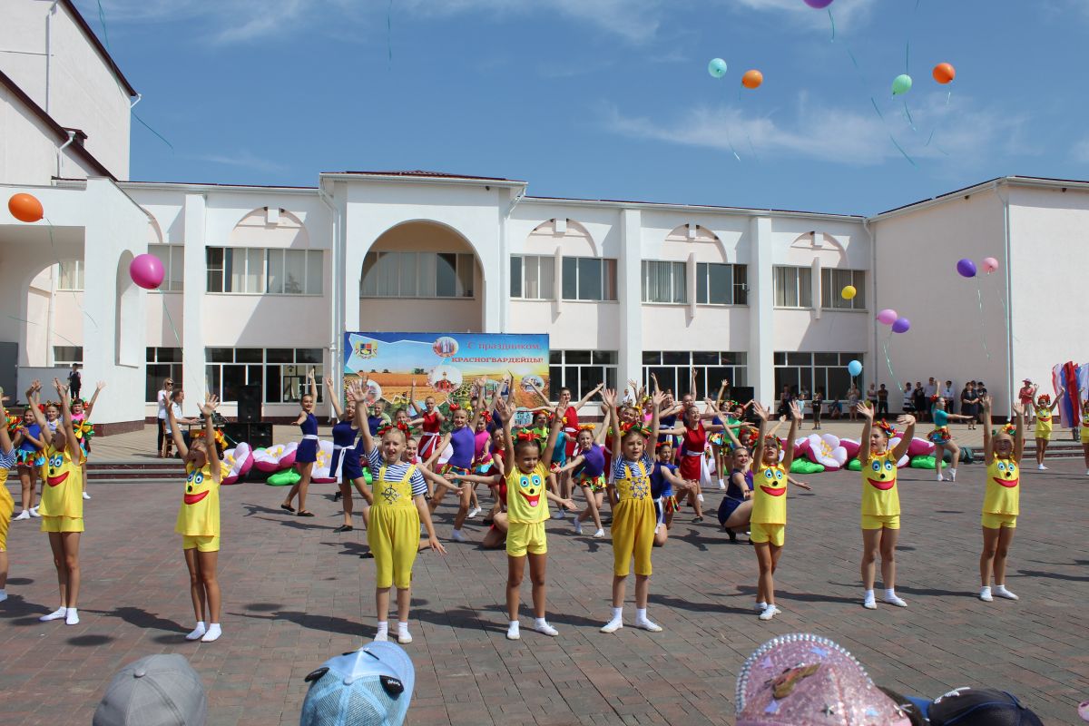 Погода село красногвардейское ставропольский край. Красногвардейское (Ставропольский край). Ставропольский край Красногвардейский район с. Красногвардейское. Сёло Красногвардейское Ставропольский край. Памятники села Красногвардейского Ставропольского края.