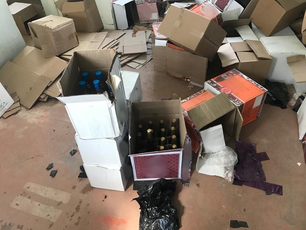 На Ставрополье женщина хранила 600 литров нелегального алкоголя