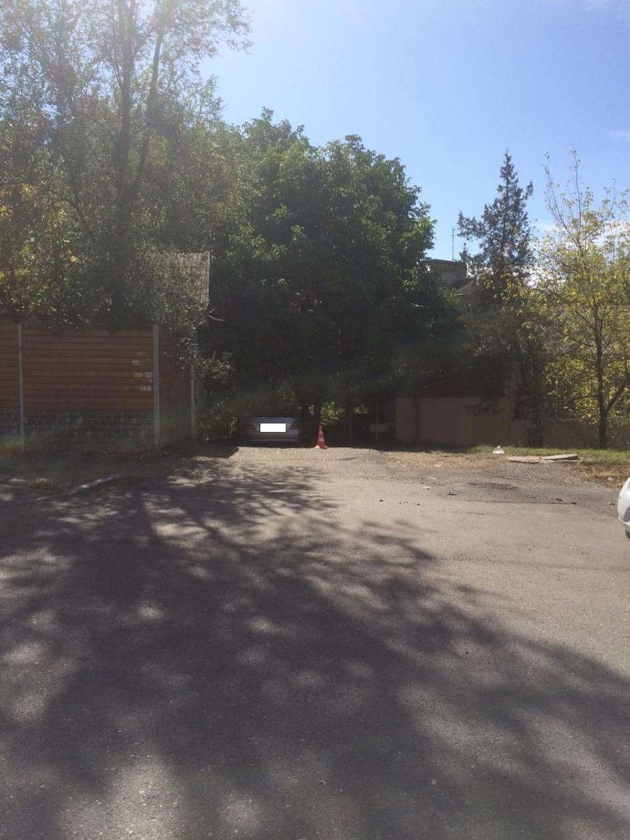 Бабушку с внучкой сбил водитель иномарки в Кисловодске Бабушку с внучкой сбил водитель иномарки в Кисловодске