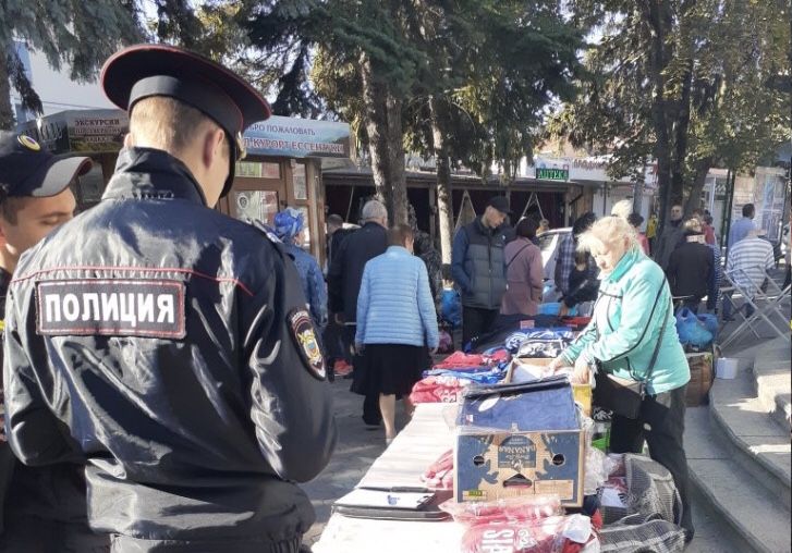 В Ессентуках борются со стихийной уличной торговлей