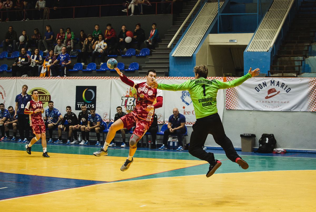 Гандболисты из Ставрополя вышли в 1/8 финала Кубка России