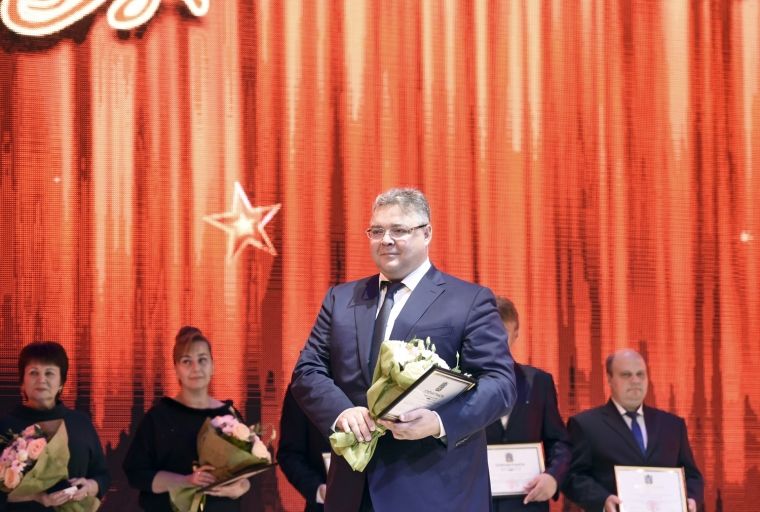 Владимир Владимиров поздравил педагогов Ставрополья с профессиональным праздником Владимир Владимиров поздравил педагогов Ставрополья с профессиональным праздником