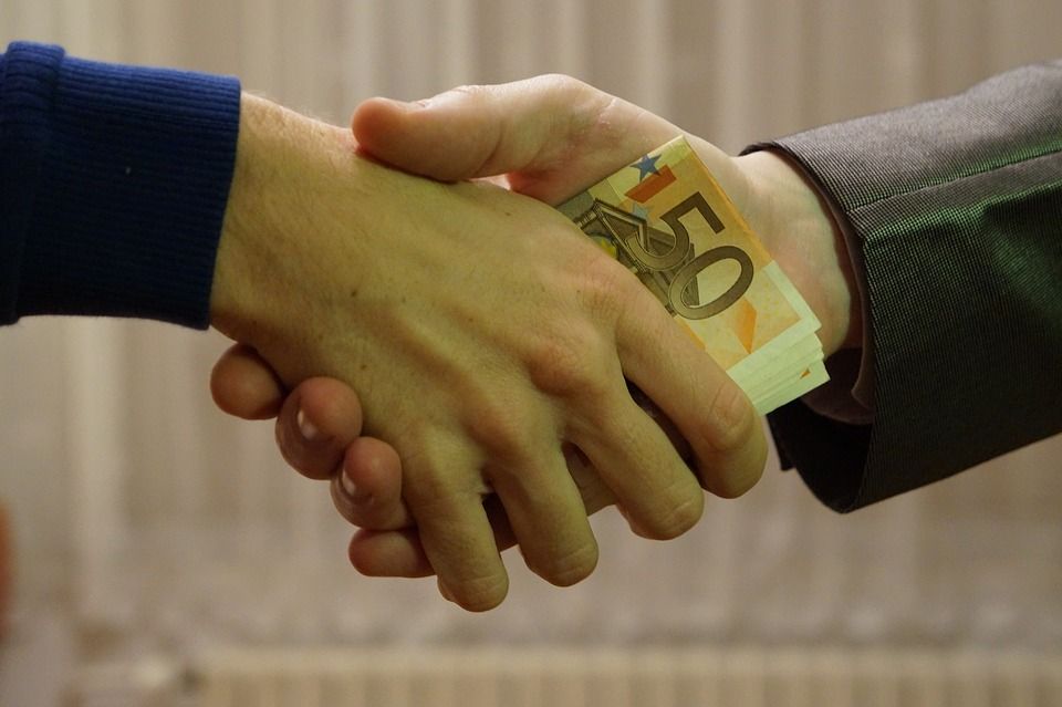 Ставропольцу не удалось подкупить пристава за 4,5 млн рублей Ставропольцу не удалось подкупить пристава за 4,5 млн рублей