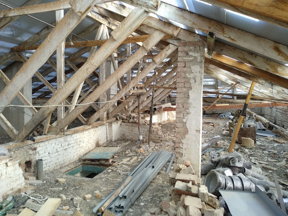 На Ставрополье мужчина упал с крыши и разбился На Ставрополье мужчина упал с крыши и разбился