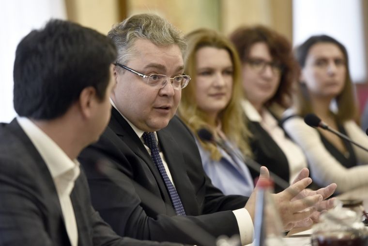 Губернатор Владимиров встретился с победителями конкурса «Лидеры России» Губернатор Владимиров встретился с победителями конкурса «Лидеры России»